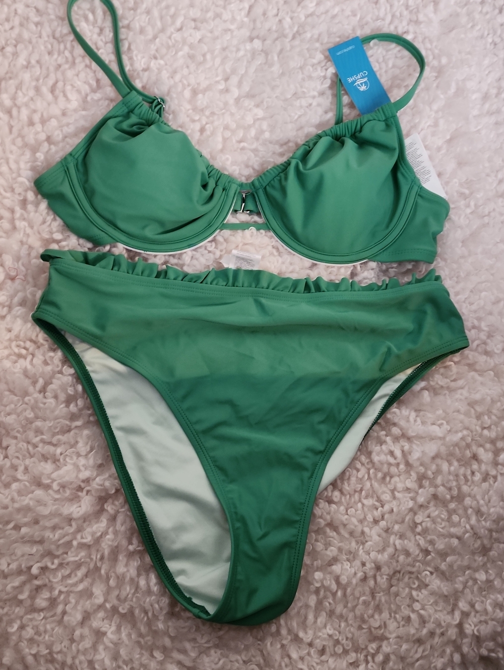 Cupshe Green Ruffled Bikini Set.  Size L.  Cupshe NWT.